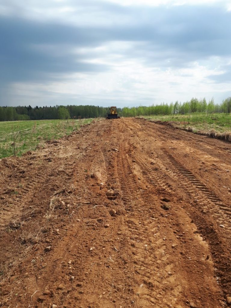 Строительство дорог в деревне Павлово Смоленская обл., май 2018